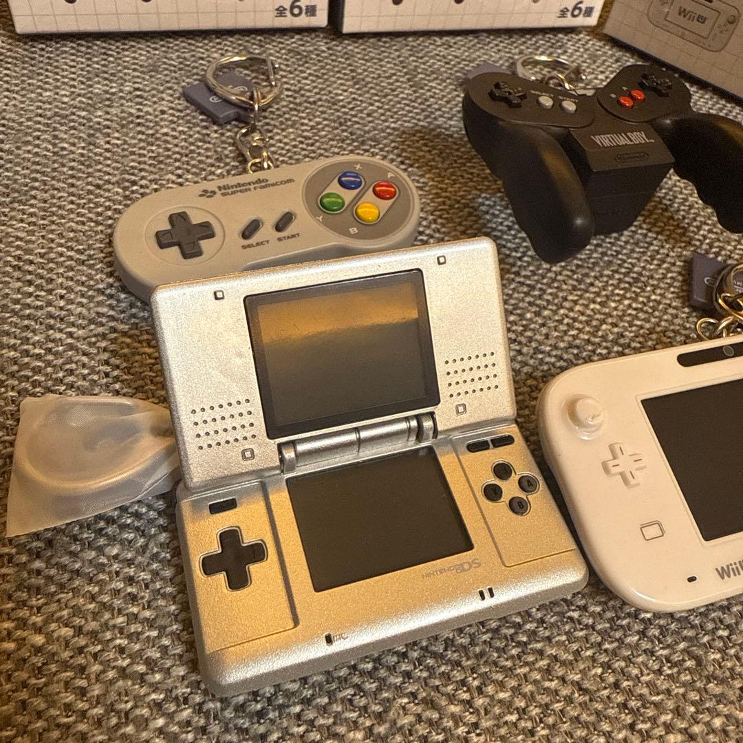 【未使用・開封品】ニンテンドーミュージアム ゲームハードキーホルダーコレクション