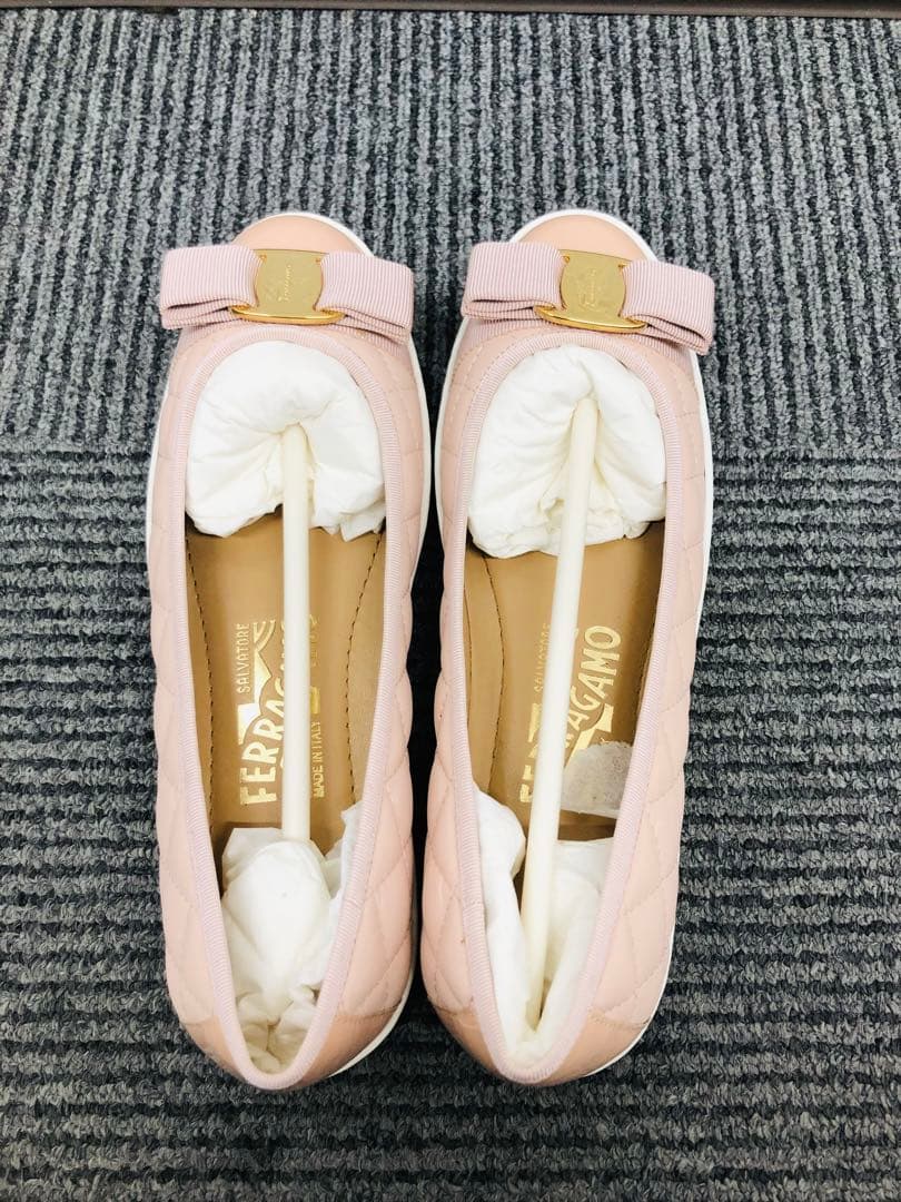新品 サルヴァトーレフェラガモ フラット パンプス バレリーナパンプス