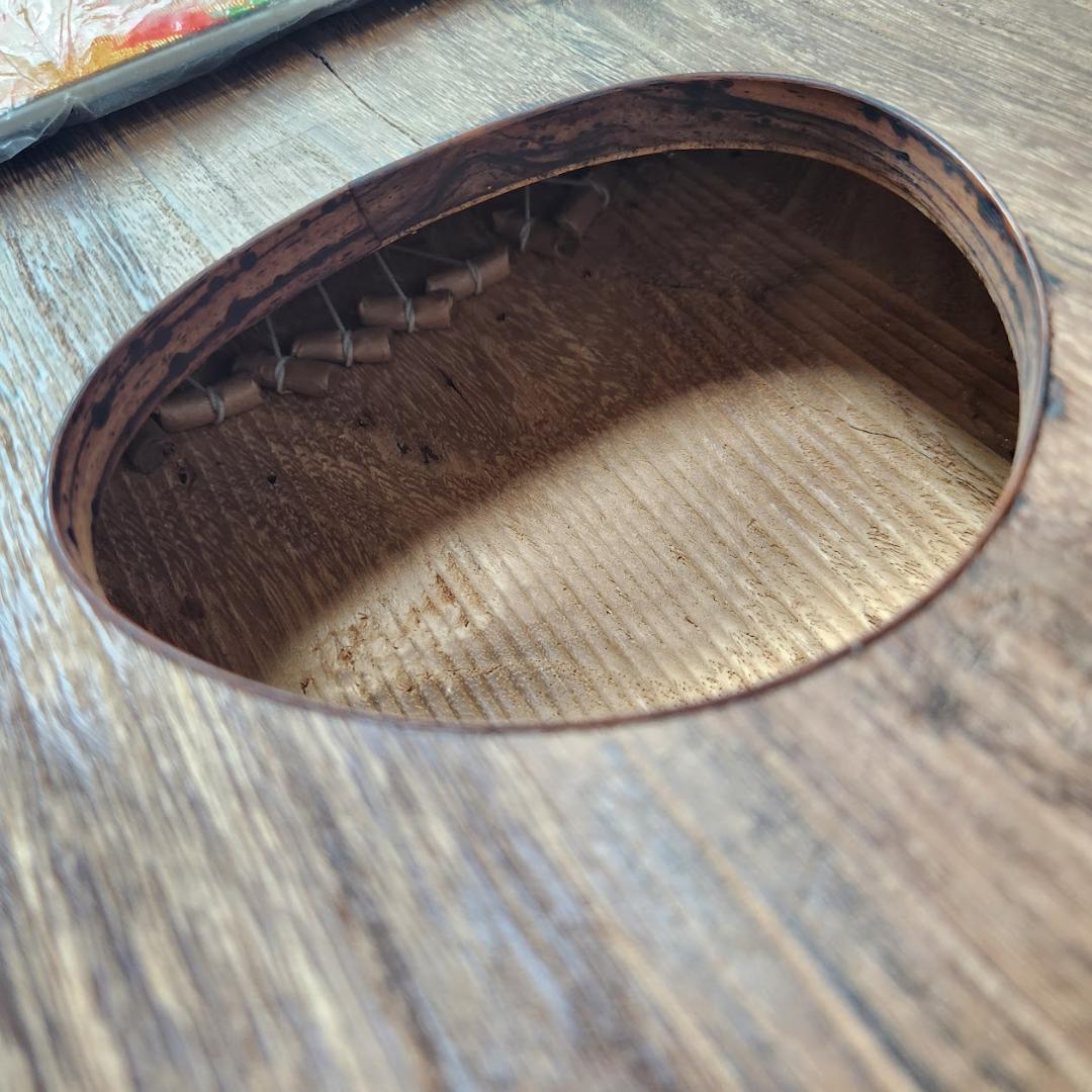 琴　13弦　琴柱　蒔絵有り すだれ彫　お琴　弦楽器　高級琴