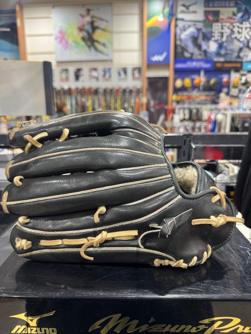 ミズノプロ 外野手用グローブ HAGA JAPAN製 ブラック × ナチュラル