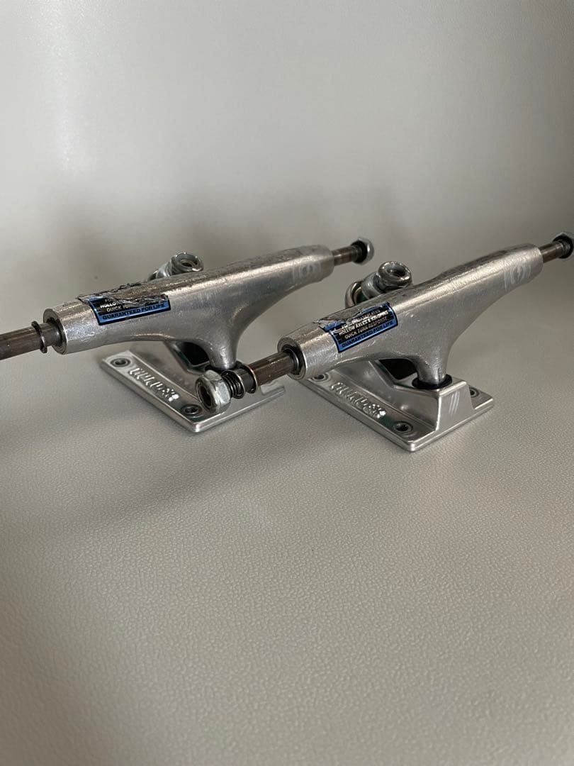 thunder トラック　サンダー　スケボー ベンチャー