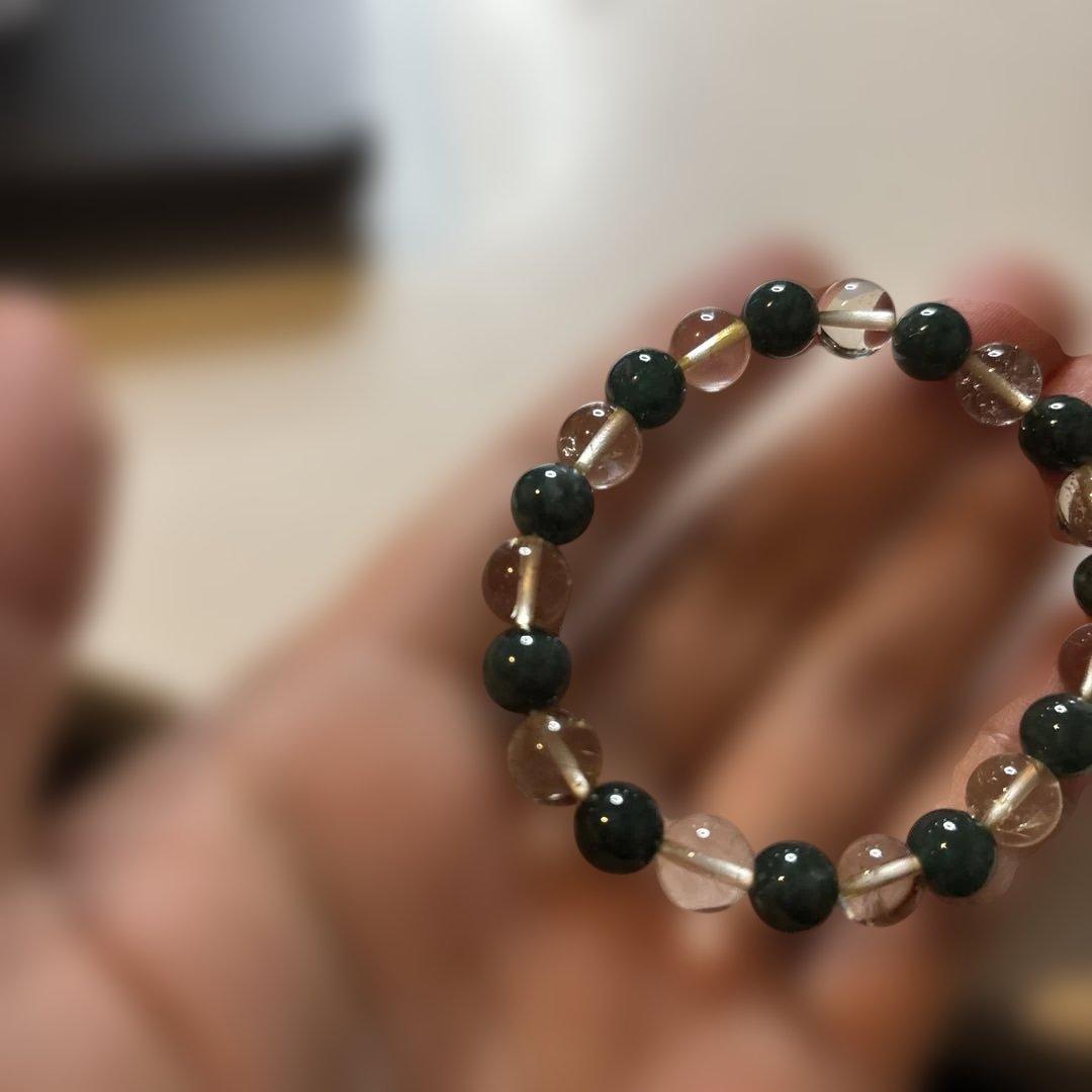 水晶と翡翠のパワーストーン！ズーンとくる！綺麗！