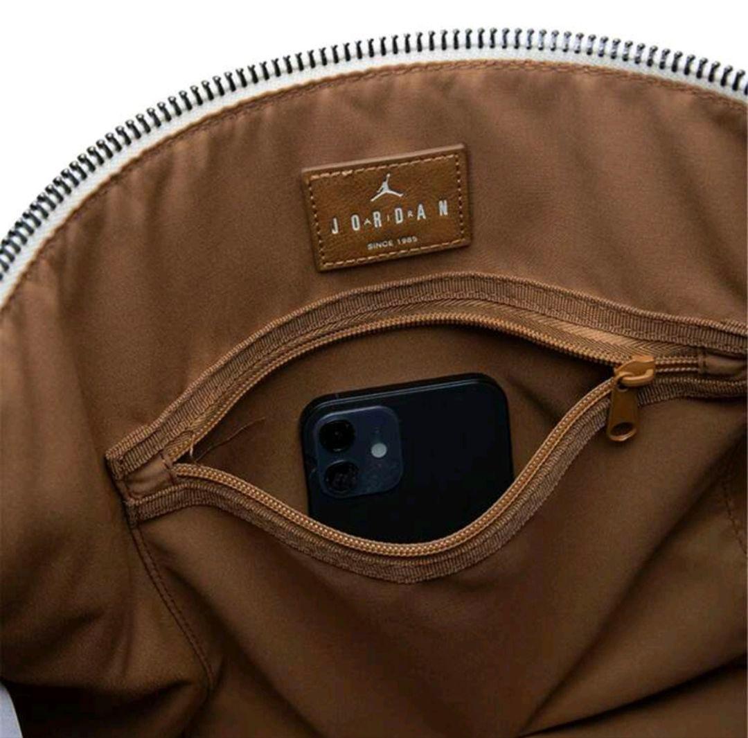 Jordan ベージュ ダッフルバッグ SIZE 25L