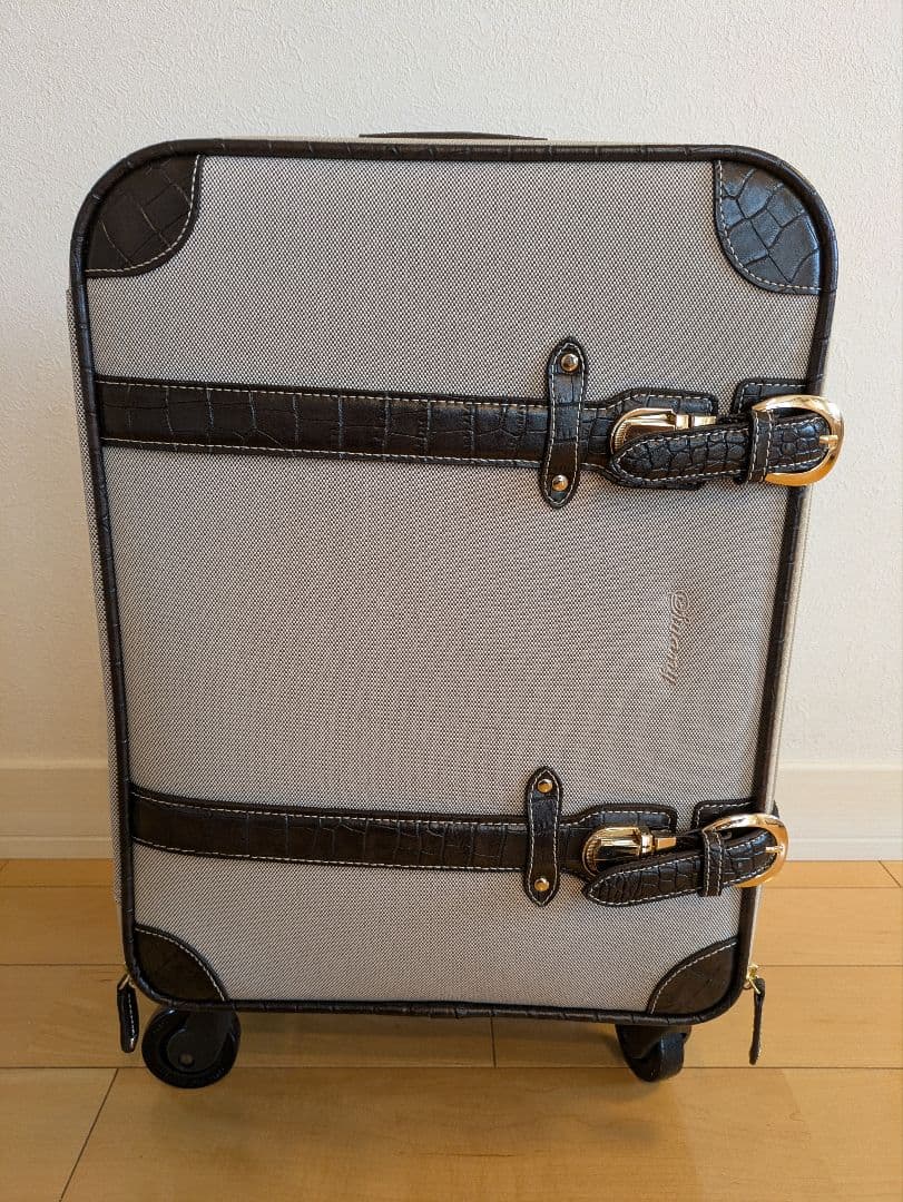 スワニー座れるキャリーバック　クロコダイル型押し　耐荷重100kg　超美品！