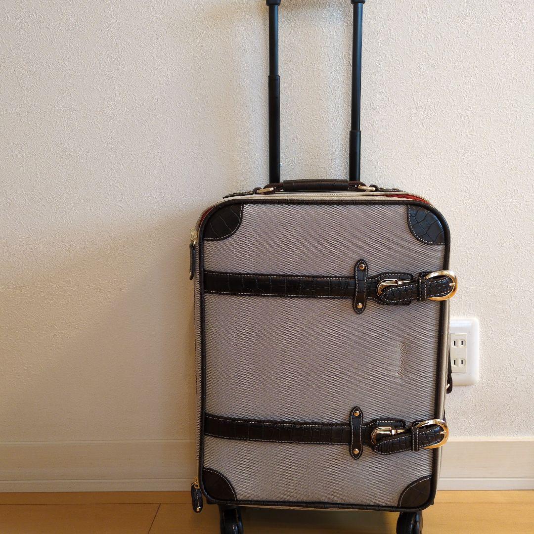 スワニー座れるキャリーバック　クロコダイル型押し　耐荷重100kg　超美品！