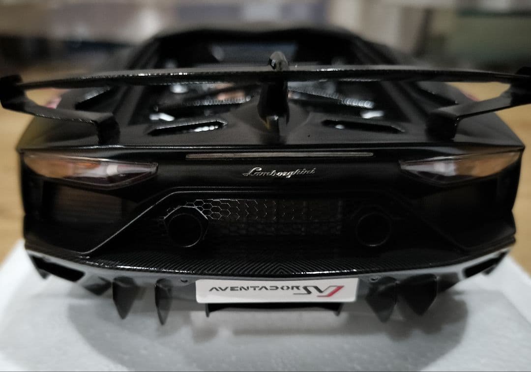 オートアート ランボルギーニアヴェンタドールSVJマットブラック