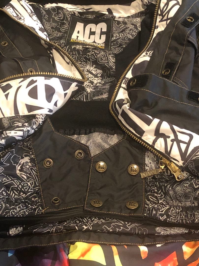 スキー　スノーボードウェア　140㎝ カッコ良すぎる！ ウェア上下 子供