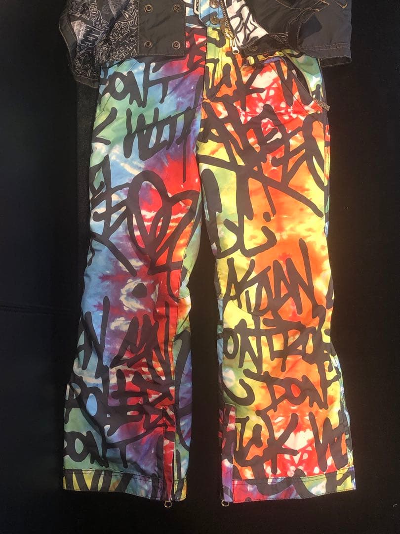 スキー　スノーボードウェア　140㎝ カッコ良すぎる！ ウェア上下 子供