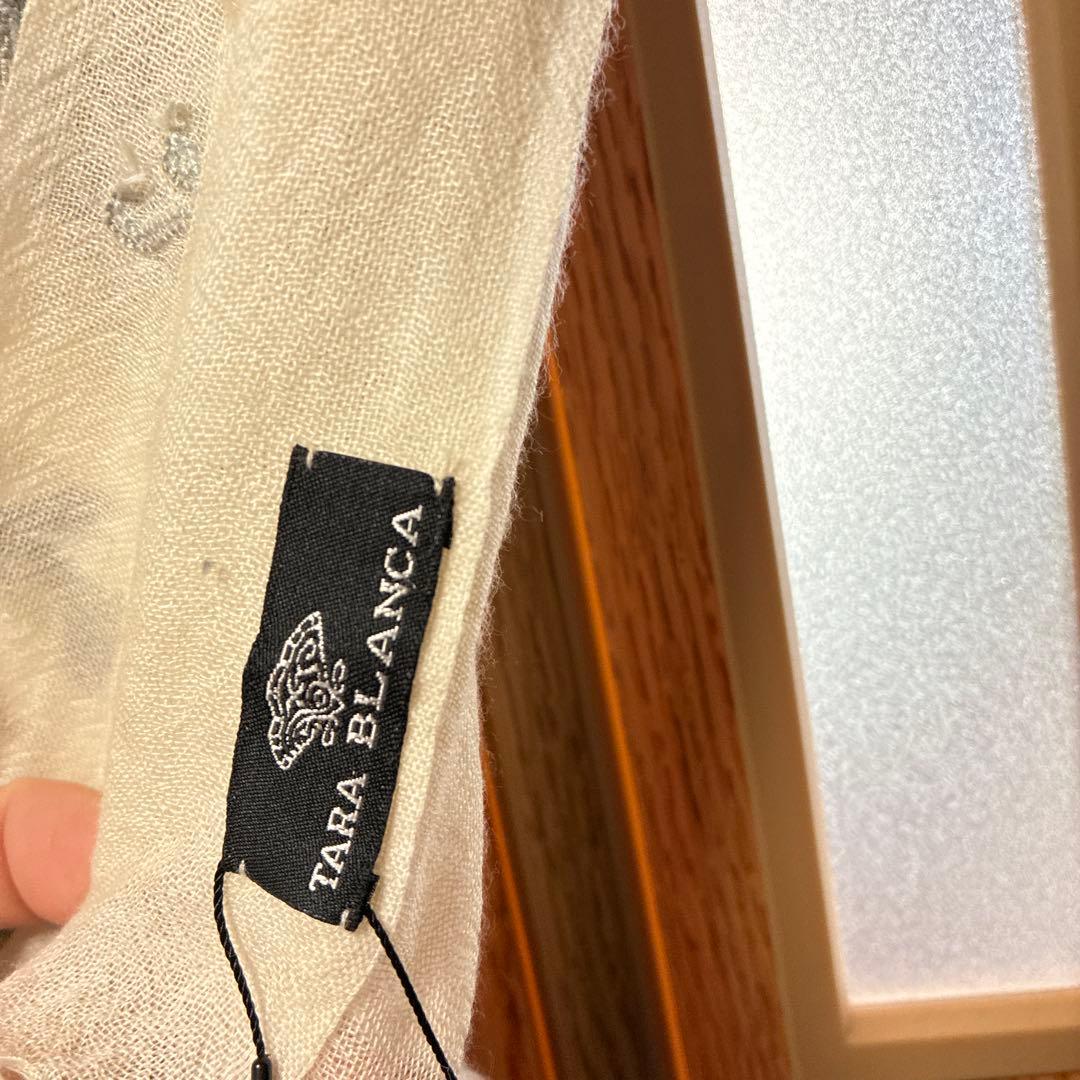 TARA BLANCA 新品未使用 タグ付シルクウール 大判　総刺繍　袋付き