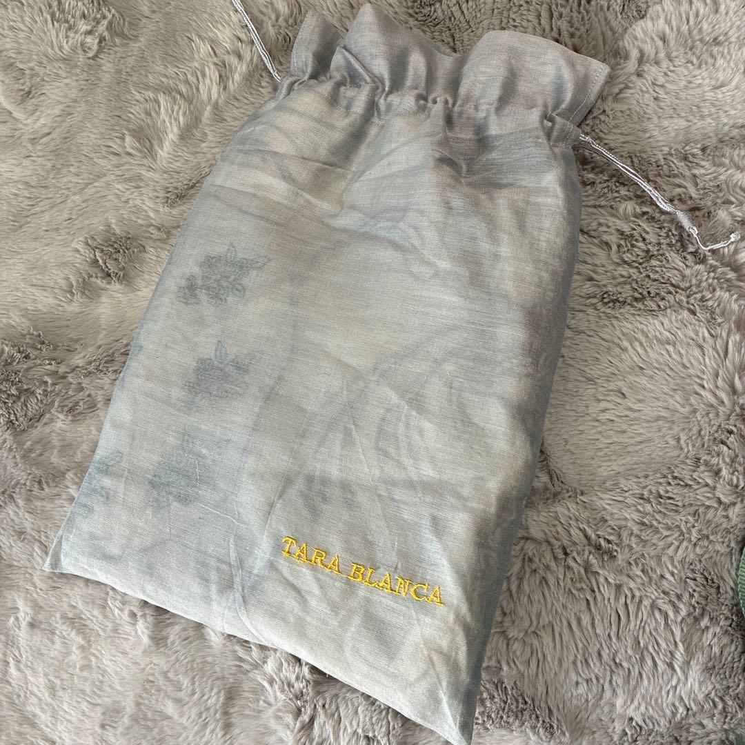 TARA BLANCA 新品未使用 タグ付シルクウール 大判　総刺繍　袋付き