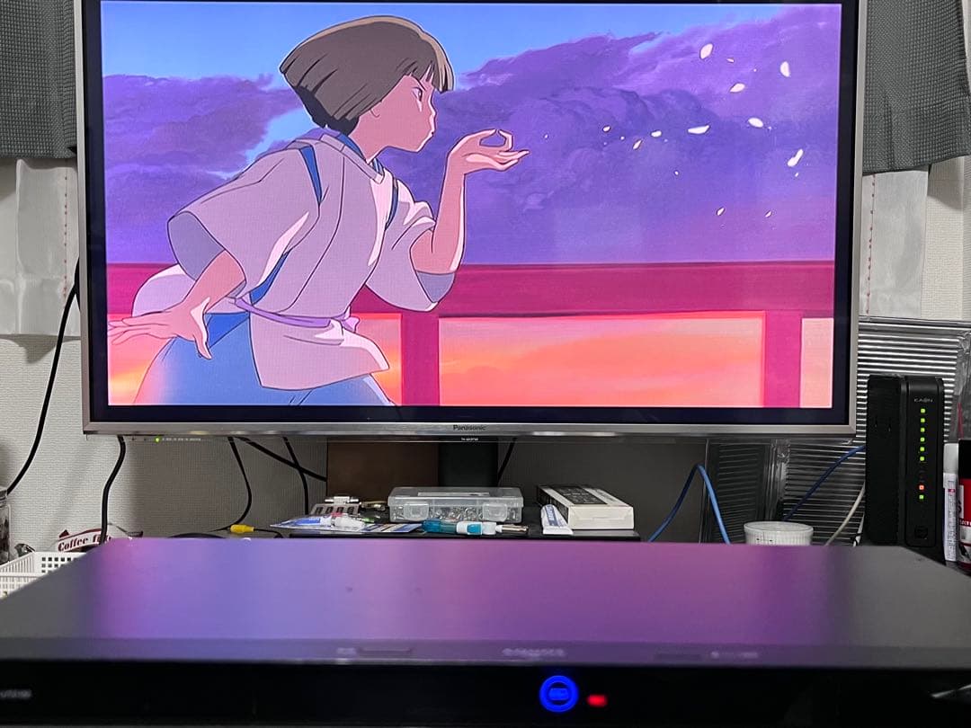 ULTRA HD 2TB 3番組録画　シャープBDレコーダー　BD-UT2100