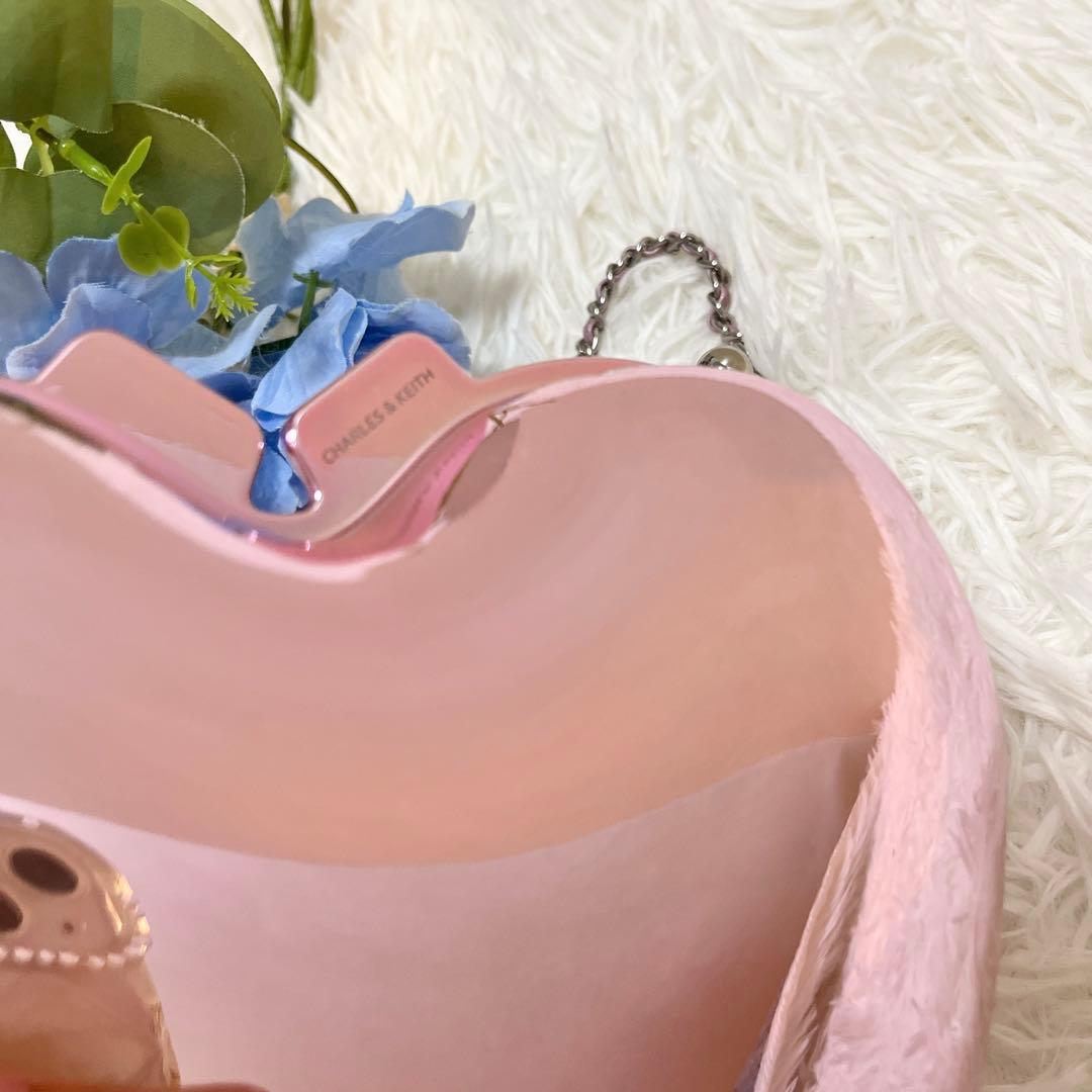 希少♡CHARLES & KEITH メタリックハート クラッチバッグ ピンク