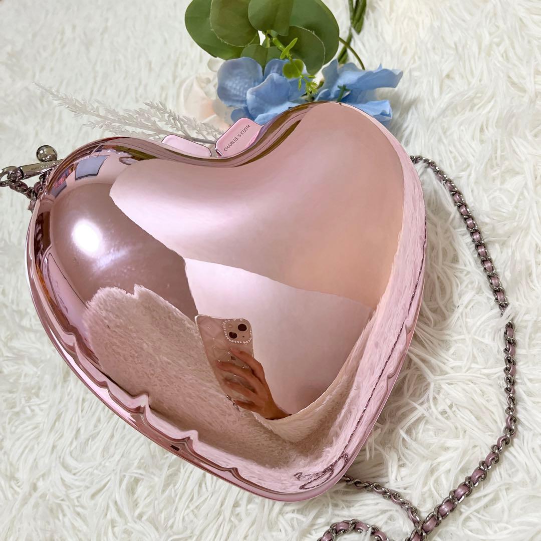 希少♡CHARLES & KEITH メタリックハート クラッチバッグ ピンク