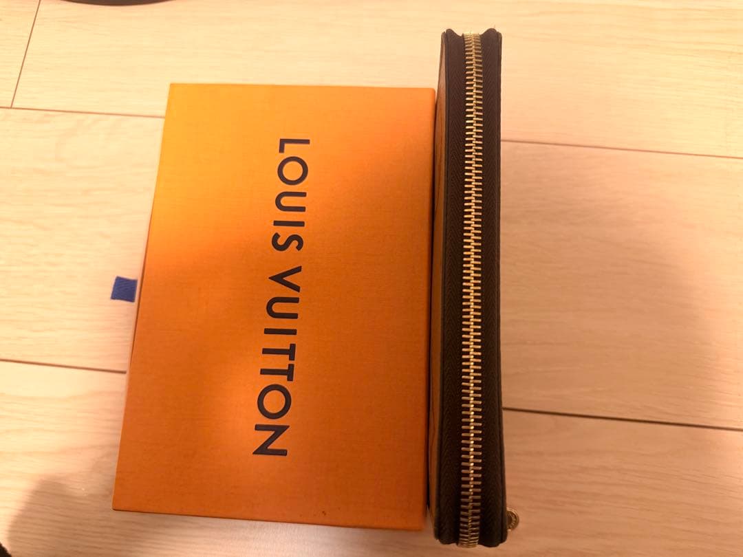 ルイヴィトン ジャイアントモノグラム ジッピーウォレット