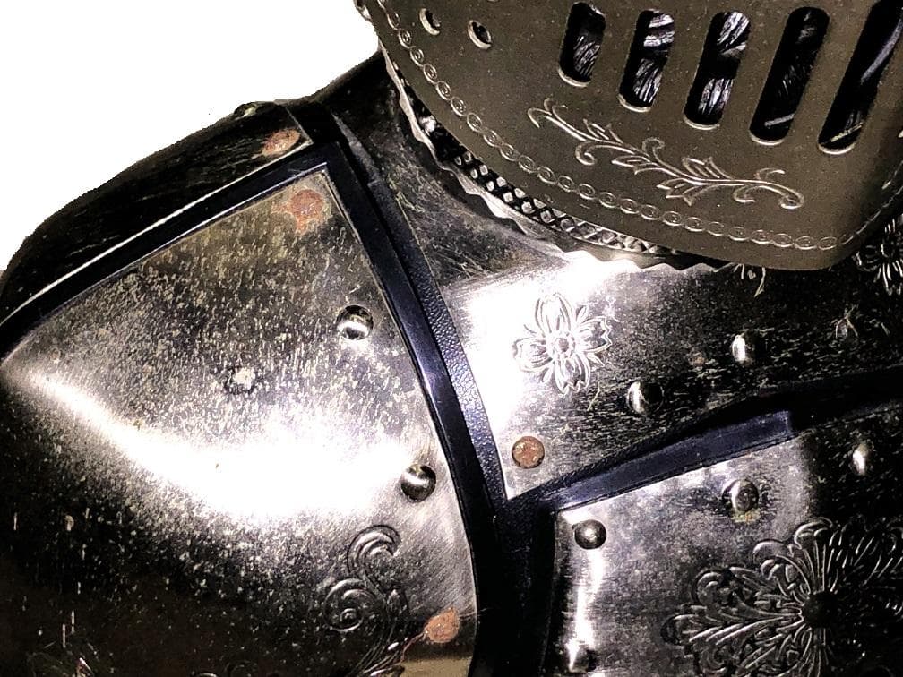 【 ニッカウヰスキー デキャンターセット 】　西洋甲冑オブジェ　未使用品