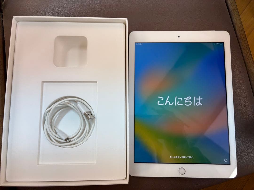 h*e様 Apple iPad 第５世代 32G シルバー 本体