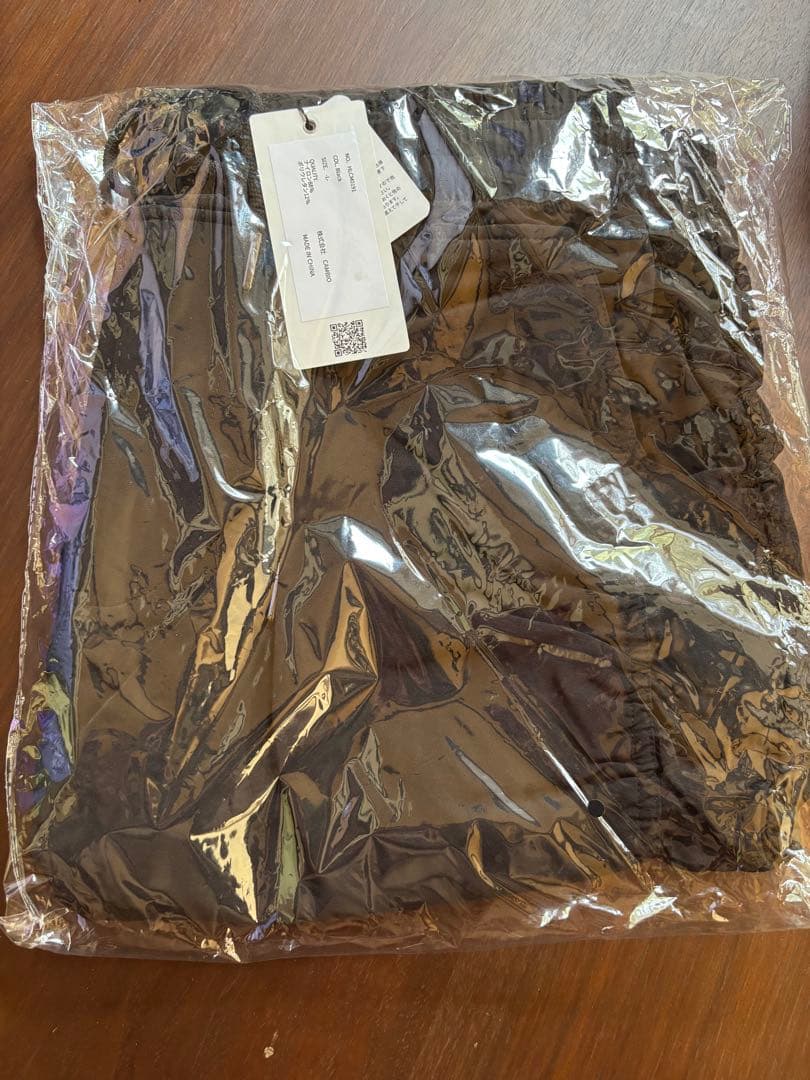 新品未使用 Lサイズ　CAMBIOパッカリングナイロンテーパードパンツ