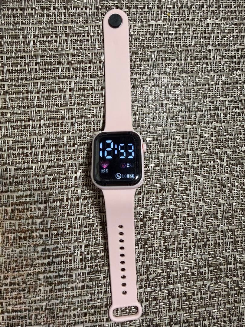 は*♡様 K18ゴールド V字型ペンダントネックレス 箱付き