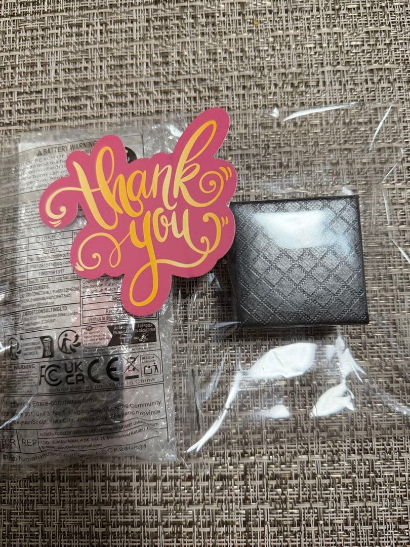 は*♡様 K18ゴールド V字型ペンダントネックレス 箱付き