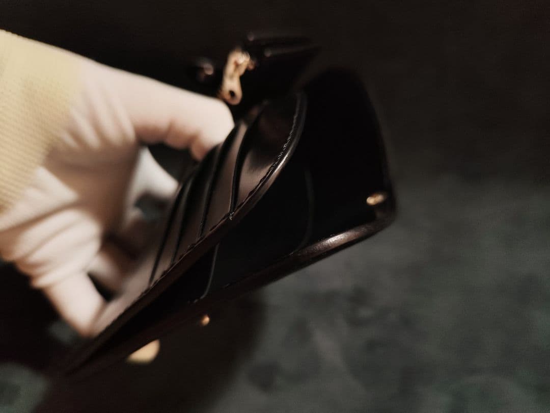 SALE！ミドルウォレット　ブラック　姫路レザー　オイルレザー　二つ折り財布