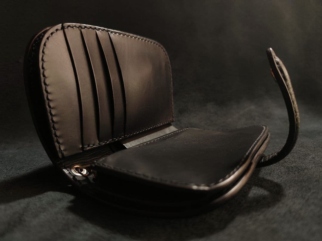 SALE！ミドルウォレット　ブラック　姫路レザー　オイルレザー　二つ折り財布