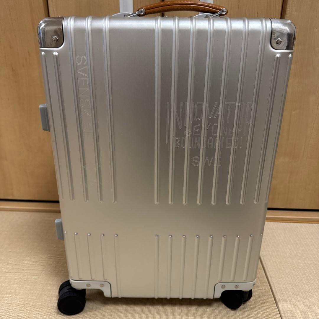 イノベーター　キャリーケーススーツケースステアリングシルバー　36 超レア美品