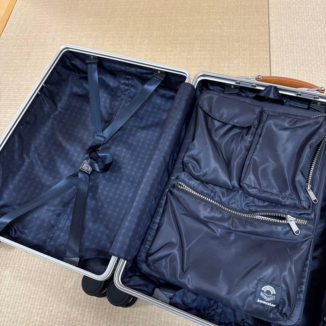 イノベーター　キャリーケーススーツケースステアリングシルバー　36 超レア美品