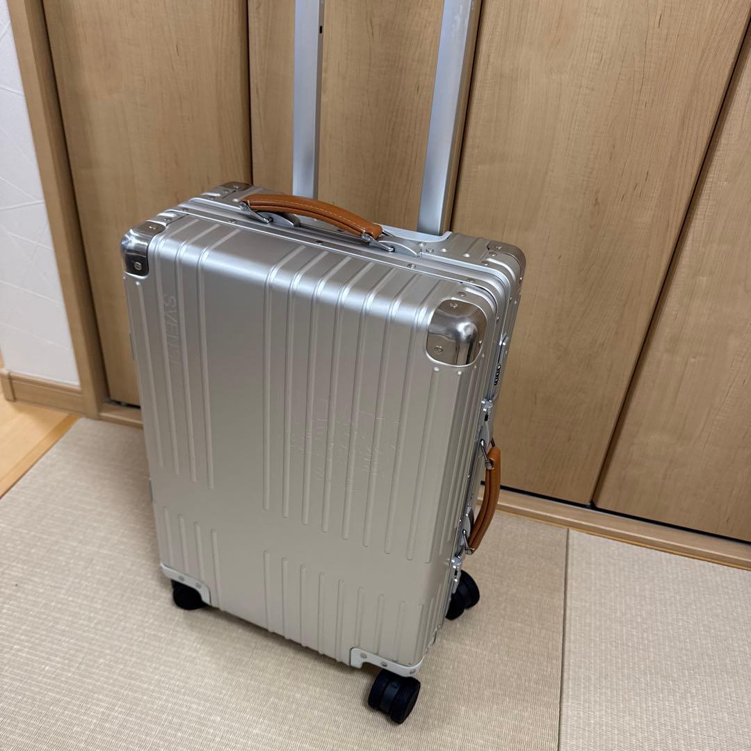 イノベーター　キャリーケーススーツケースステアリングシルバー　36 超レア美品