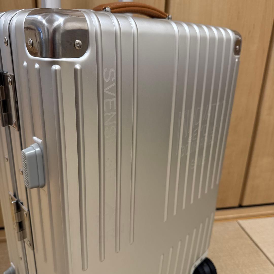 イノベーター　キャリーケーススーツケースステアリングシルバー　36 超レア美品