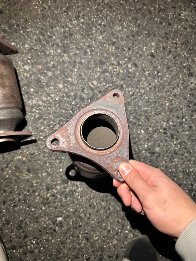 30セルシオ後期　触媒