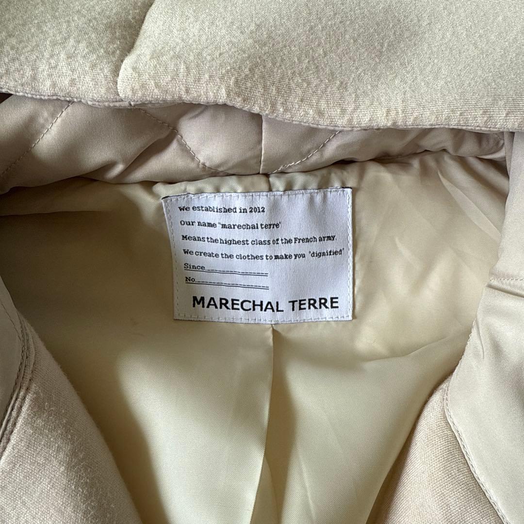 ！marechal terreフード付きクリーム色ダウンベスト