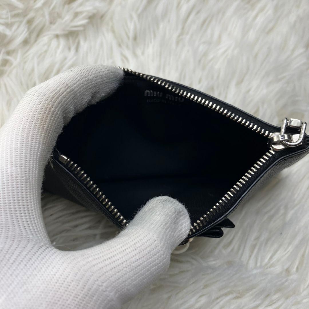 【極美品】miumiu フラグメントケース カード入れ リボン パール ブラック