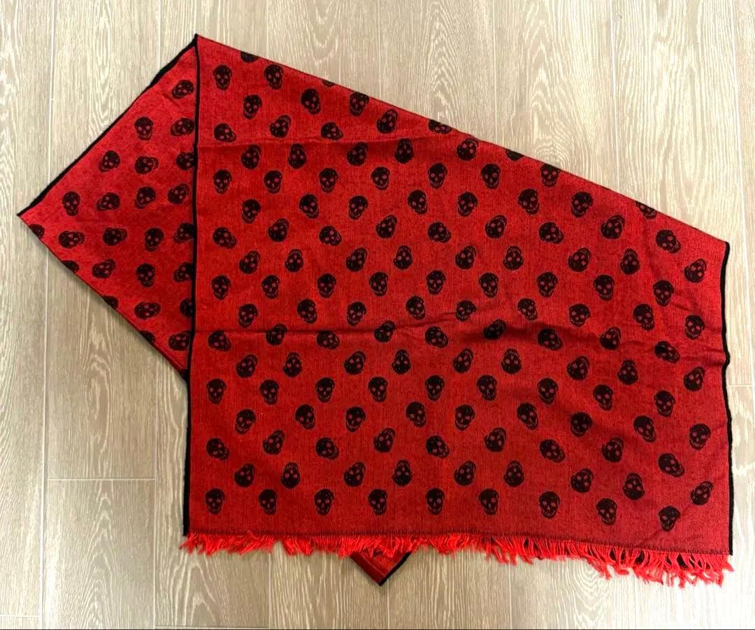 【美品】アレキサンダーマックイーン スカル柄ストール 赤黒　マフラー