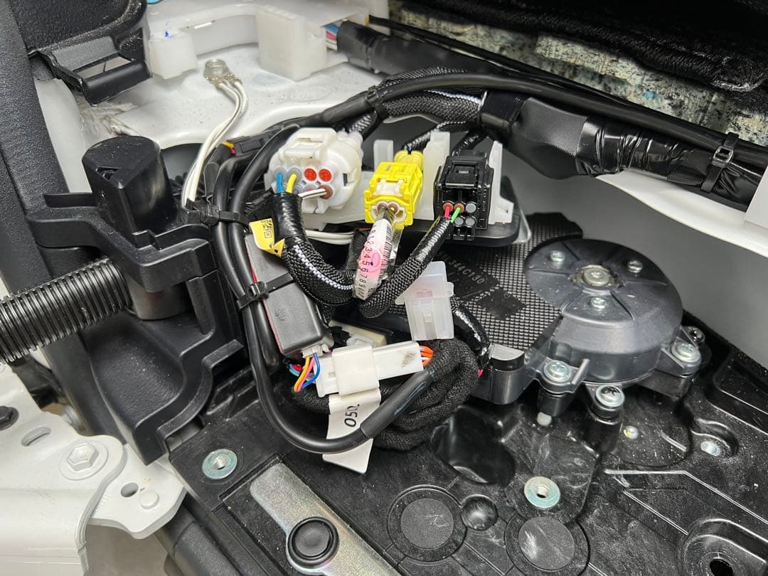 アルファード30 イージーオープンキット　フットセンサー左右　カプラーオン