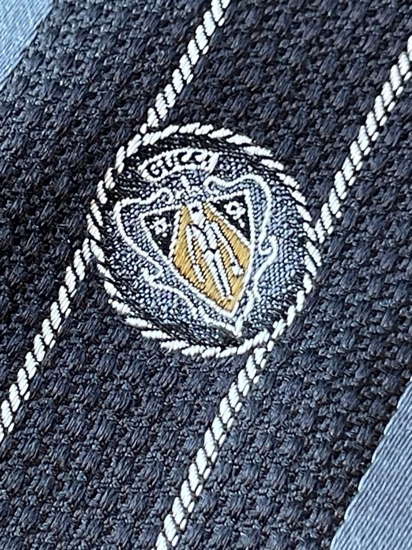 【新品未使用】GUCCI 黒とグレーのストライプネクタイ　成人式向け