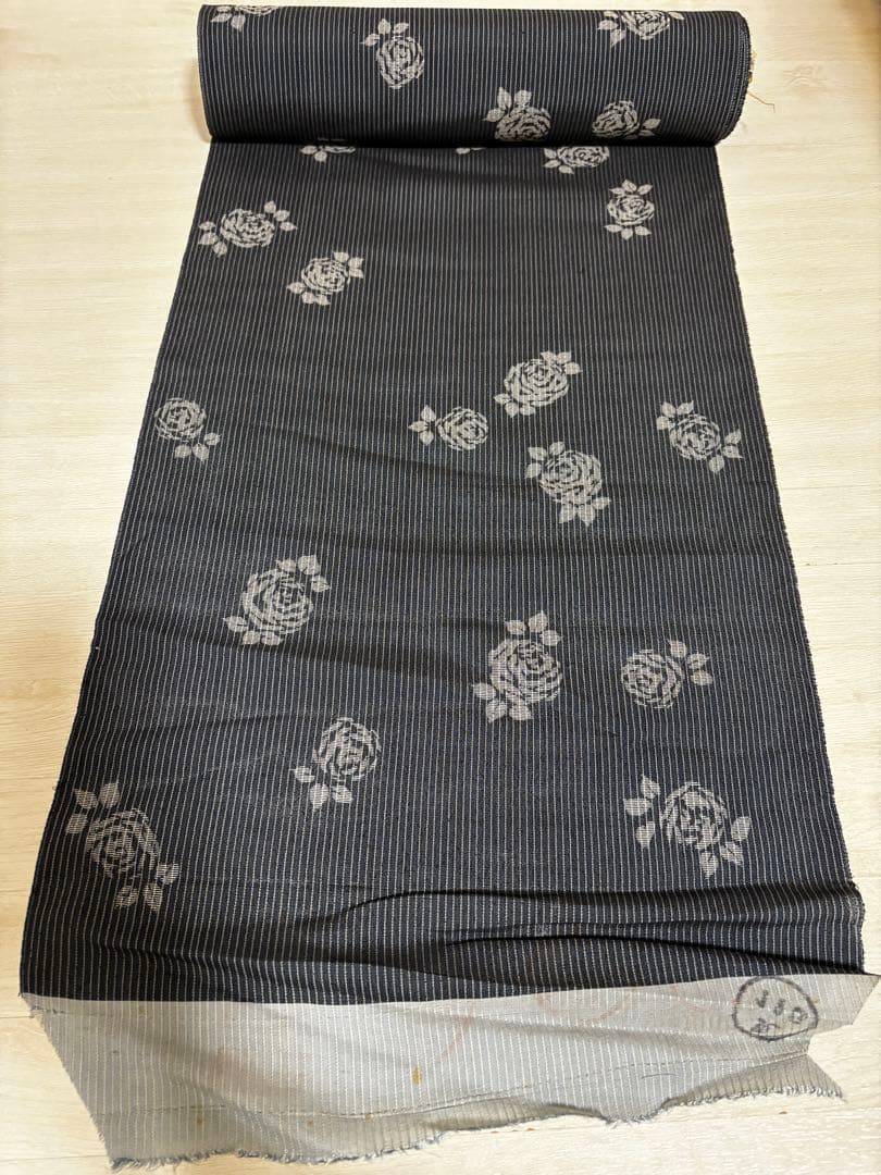 ★アンティーク縞に薔薇の反物