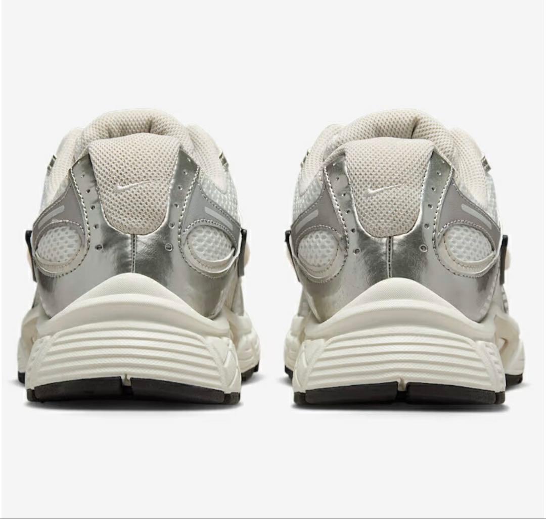 NIKE ナイキ ウィメンズ V5 RNR HQ7901-104 スニーカー