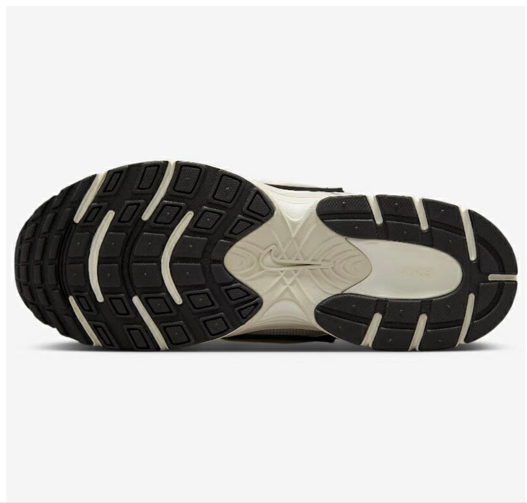 NIKE ナイキ ウィメンズ V5 RNR HQ7901-104 スニーカー