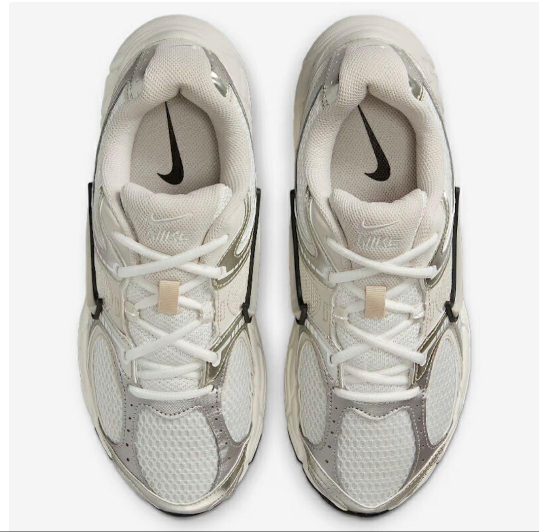 NIKE ナイキ ウィメンズ V5 RNR HQ7901-104 スニーカー