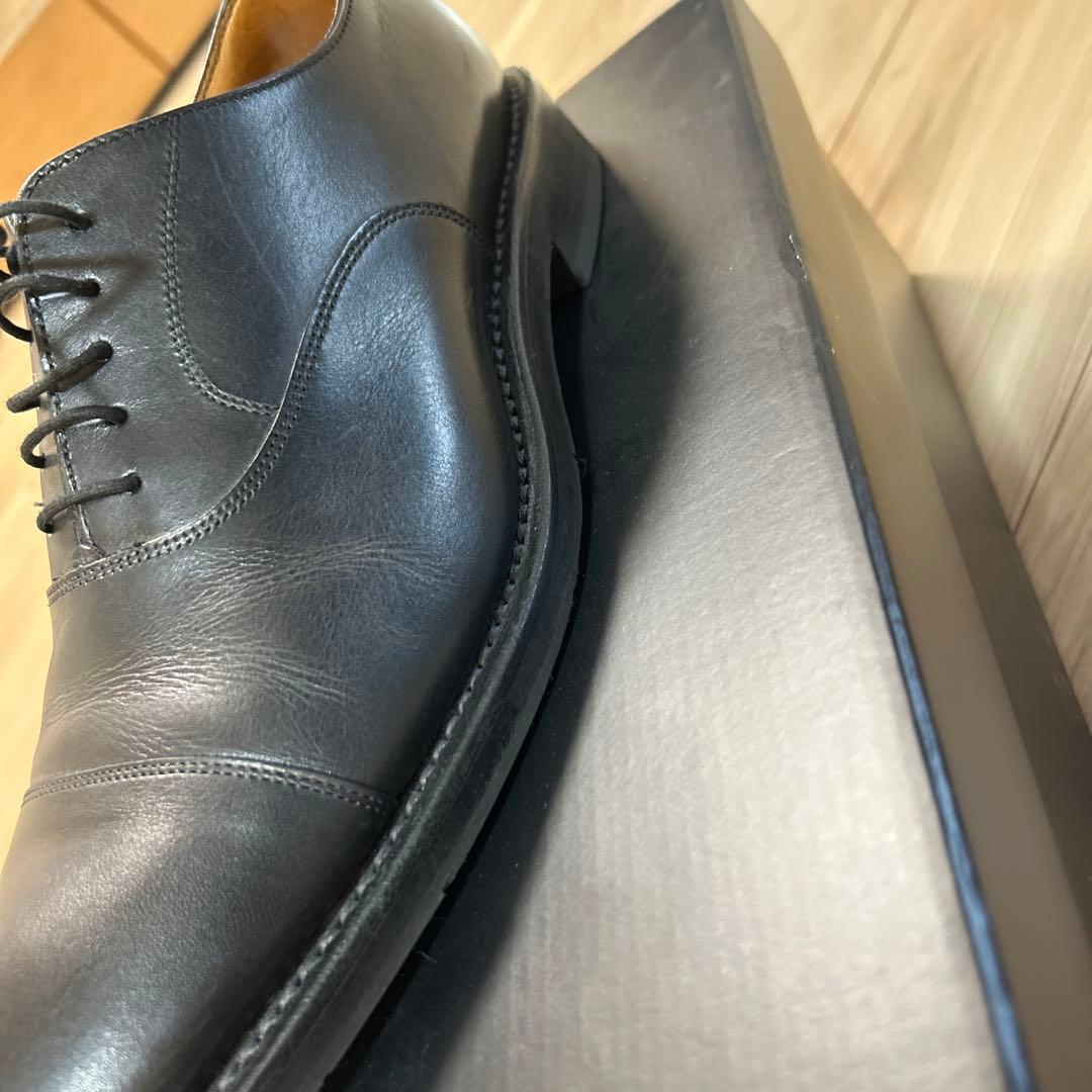 黒のレザードレスシューズ