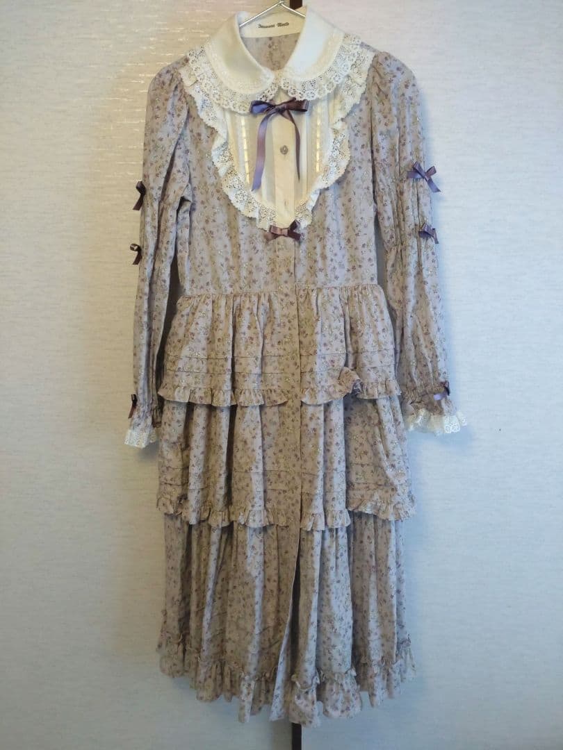 【祝日限定価格】イノセントワールド　すみれの宝石箱ドレス　生成×スミレ