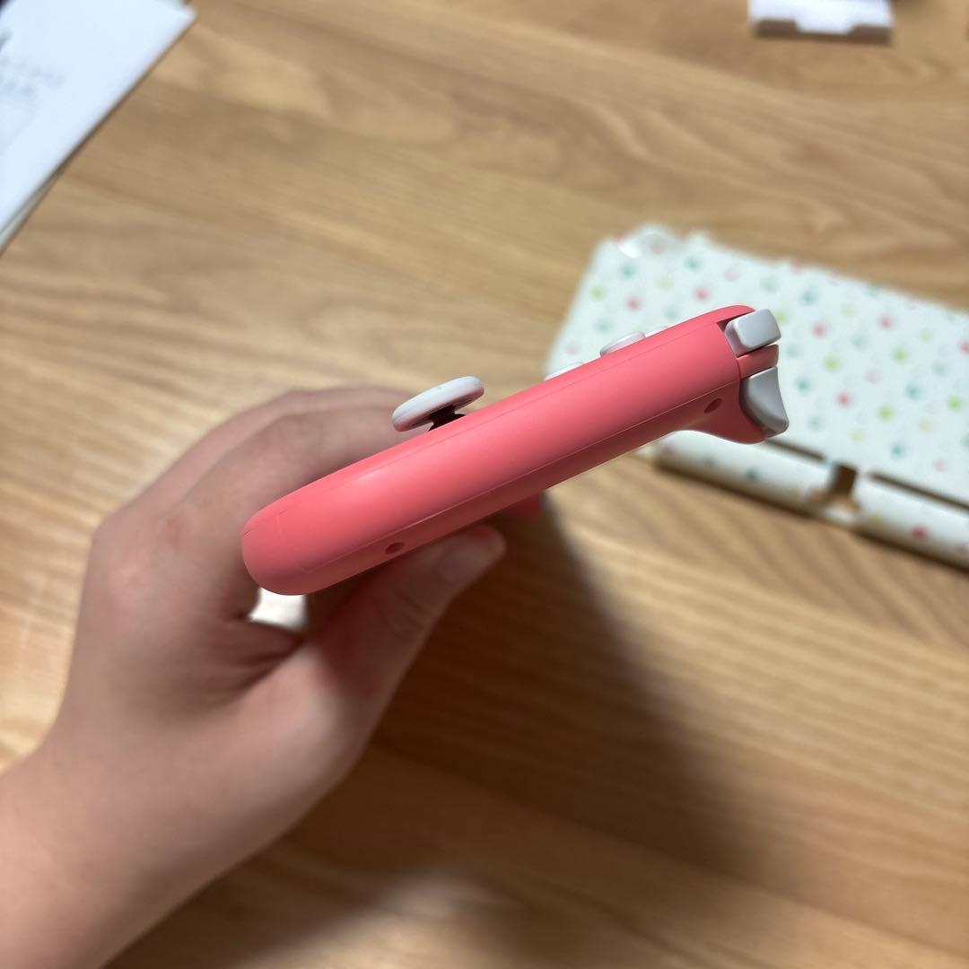 ニンテンドースイッチライト　ピンク