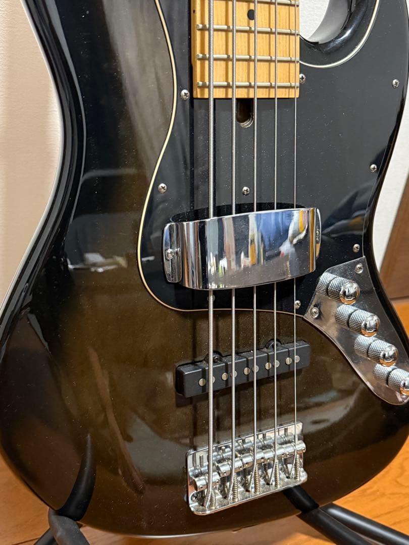 Bucchus 5弦ベース Universe series ジャズ　アクティブ