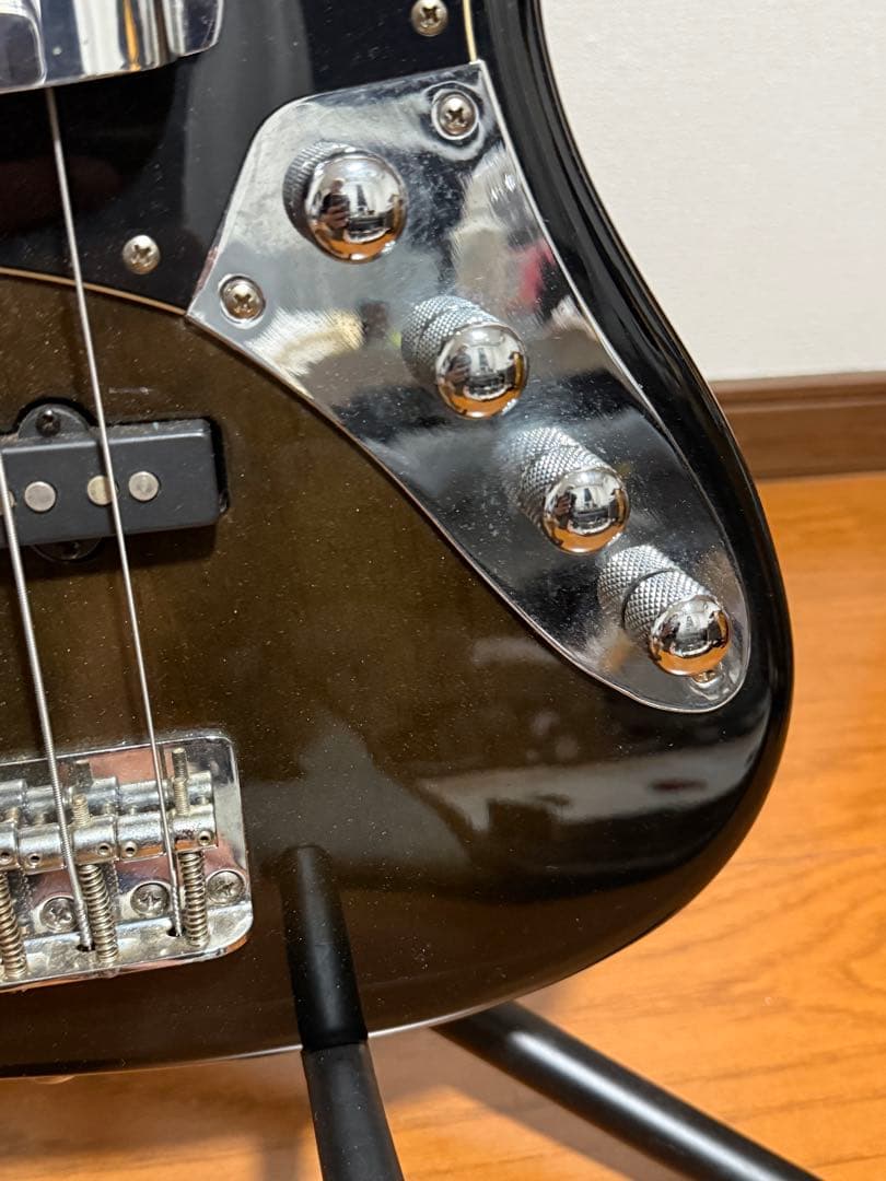 Bucchus 5弦ベース Universe series ジャズ　アクティブ