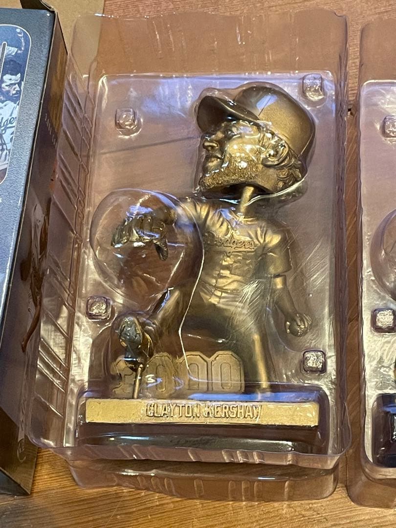 Clayton Kershaw 3000奪三振フィギュア2体セット