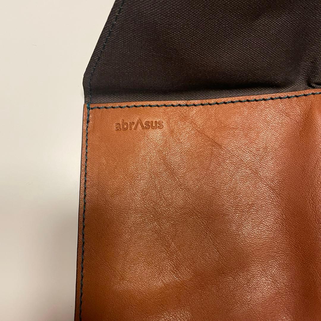 abrAsus(アブラサス) 旅行財布