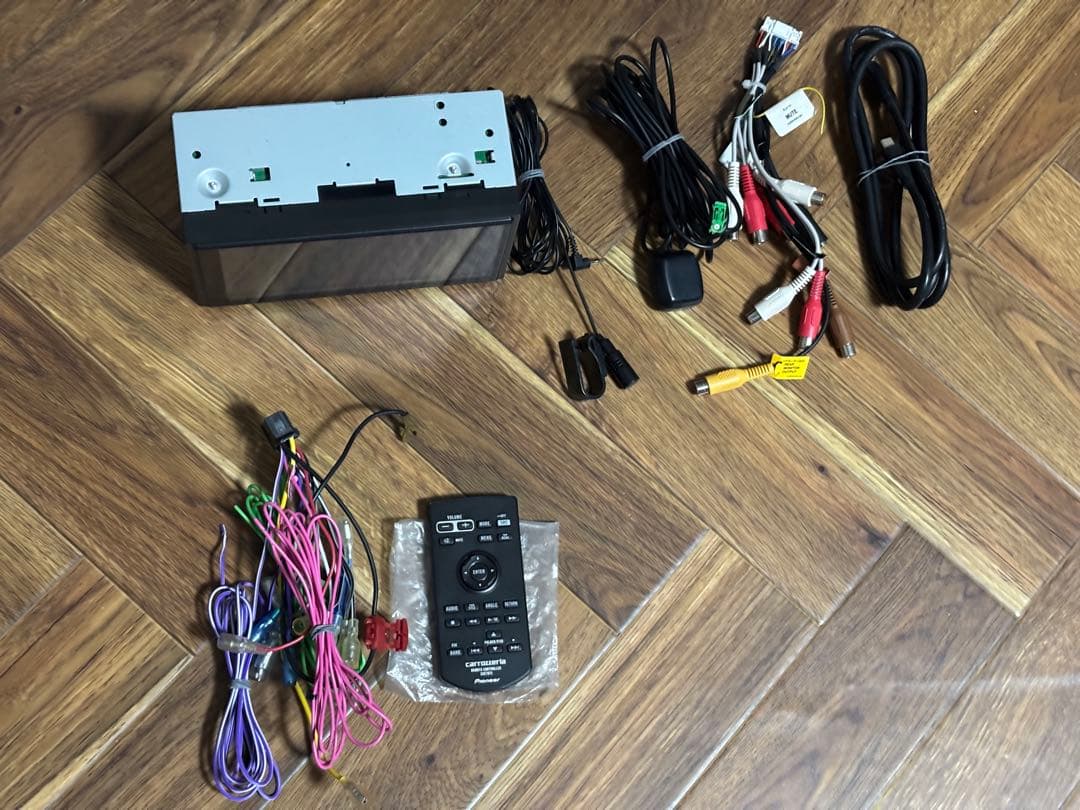 カロッツェリア　ＤＭＨ-SZ700 ディスプレイオーディオ　おまけ付き