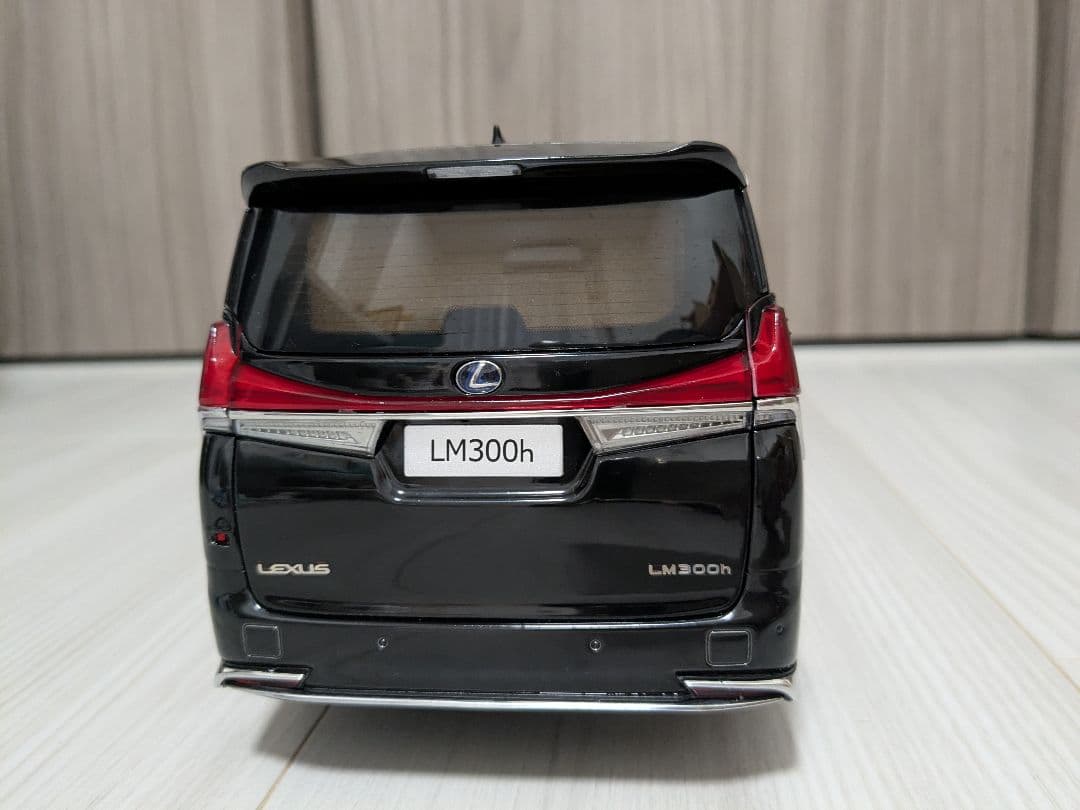 京商　1/18　レクサスLM　レクサス　ミニカー　アルファード　オートアート