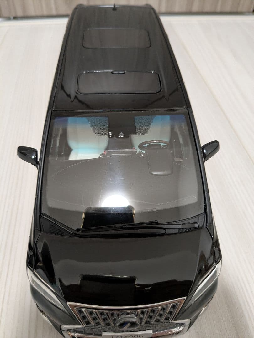 京商　1/18　レクサスLM　レクサス　ミニカー　アルファード　オートアート