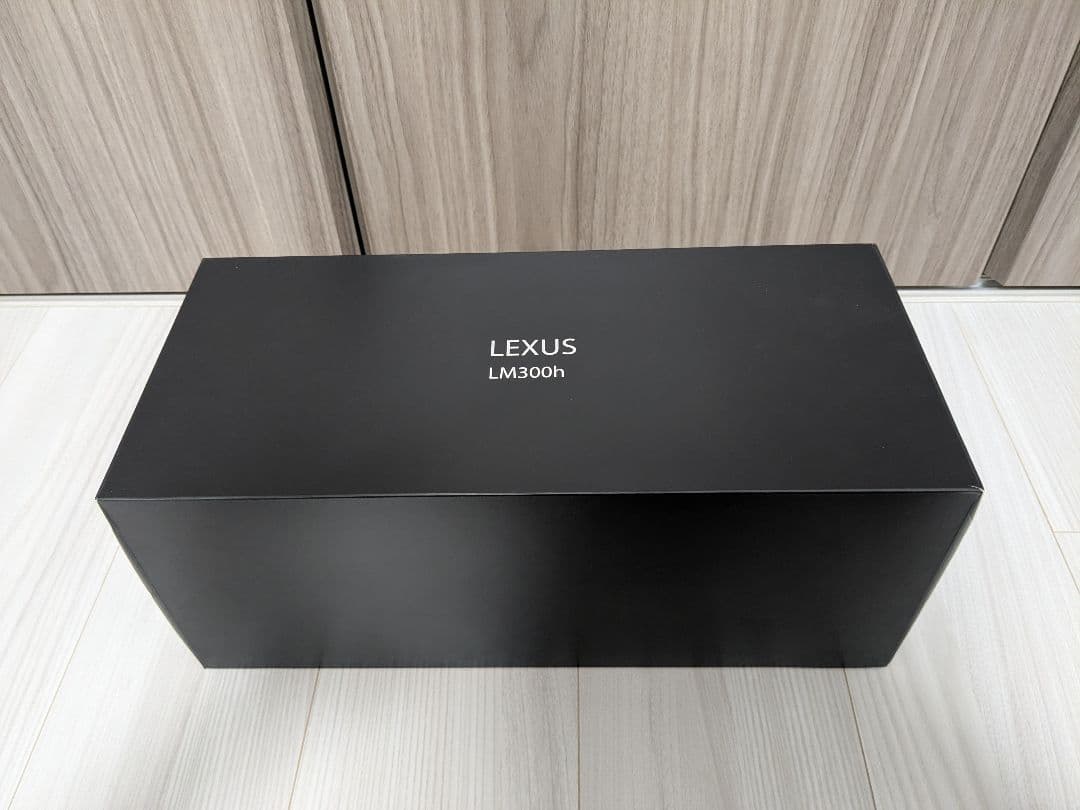 京商　1/18　レクサスLM　レクサス　ミニカー　アルファード　オートアート